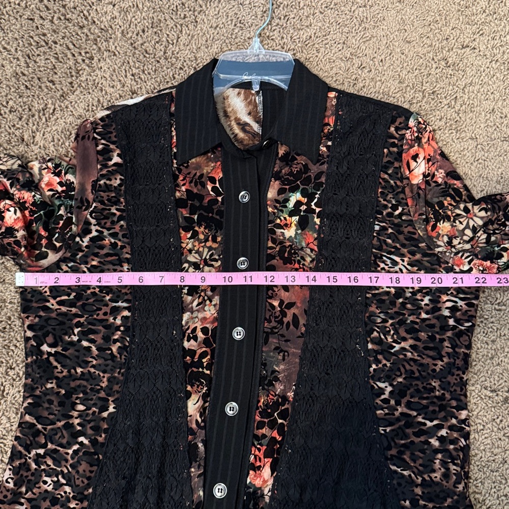 CALESSA Women’s- Sz L - BLACK ASYMMETRICAL BUTTON TOP w/COLLAR-ROLLABLE SLEEVES - Picture 5 of 14